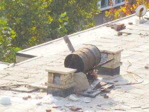 舊太陽(yáng)能熱水器